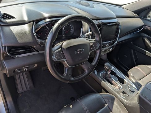 Used 2023 Chevrolet Traverse RS image 12