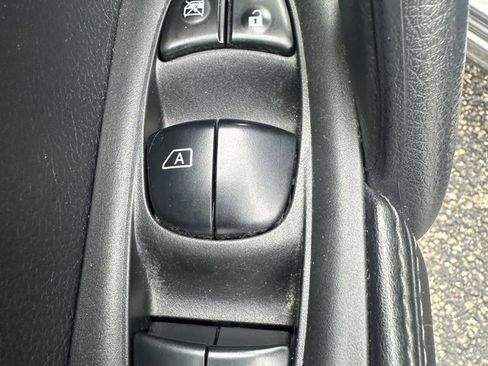 Used 2021 Nissan Rogue Sport S image 20