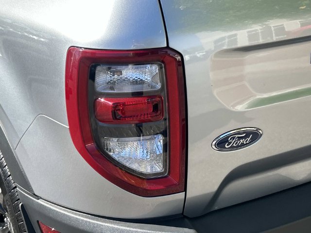 Used 2023 Ford Bronco Sport Outer Banks w/ Tech Package AWD/4WD image 11