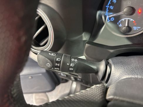 Used 2019 Toyota Tacoma TRD Sport AWD/4WD image 34