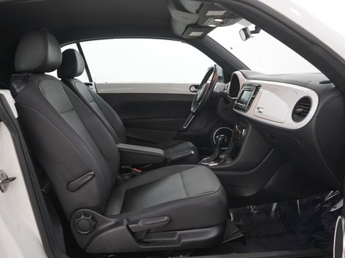 Used 2013 Volkswagen Beetle 2.5 image 10