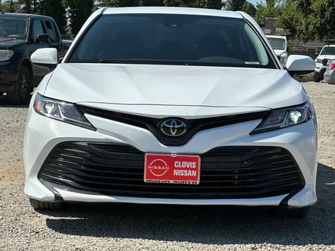 Used 2020 Toyota Camry LE FWD image 11