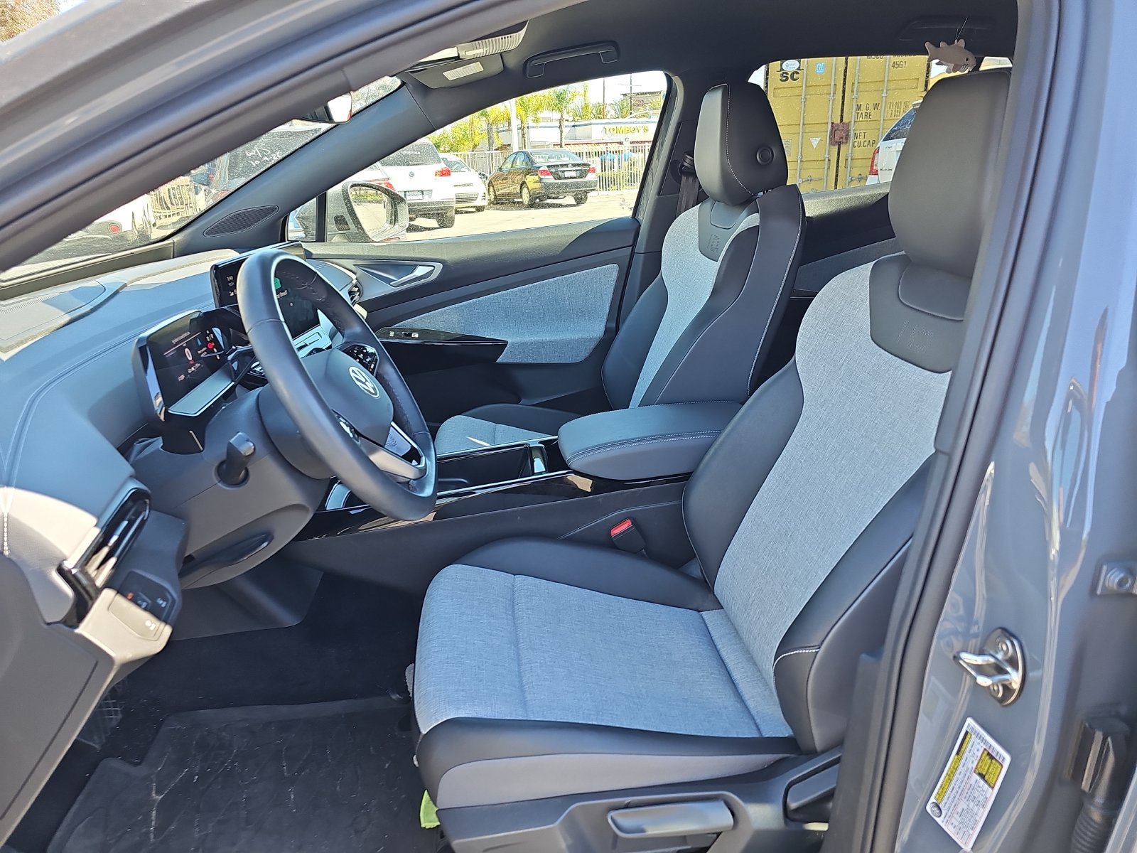 Used 2024 Volkswagen ID.4 2WD image 16