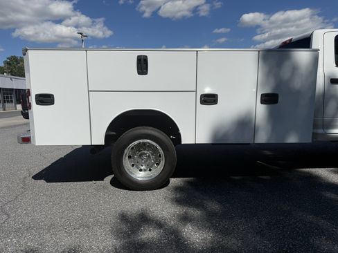 New 2026 RAM 5500 Tradesman w/ Chrome Appearance Group AWD/4WD image 10