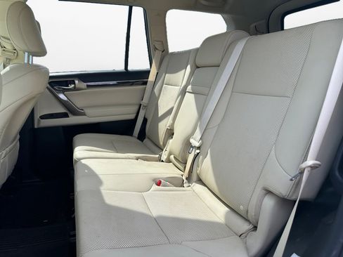 Used 2020 Lexus GX 460 w/ Navigation Package image 12