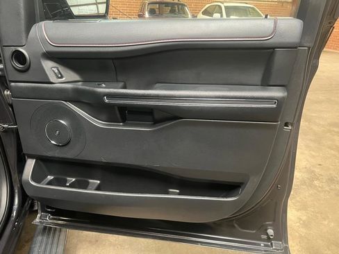 Used 2023 Ford Expedition Limited image 27