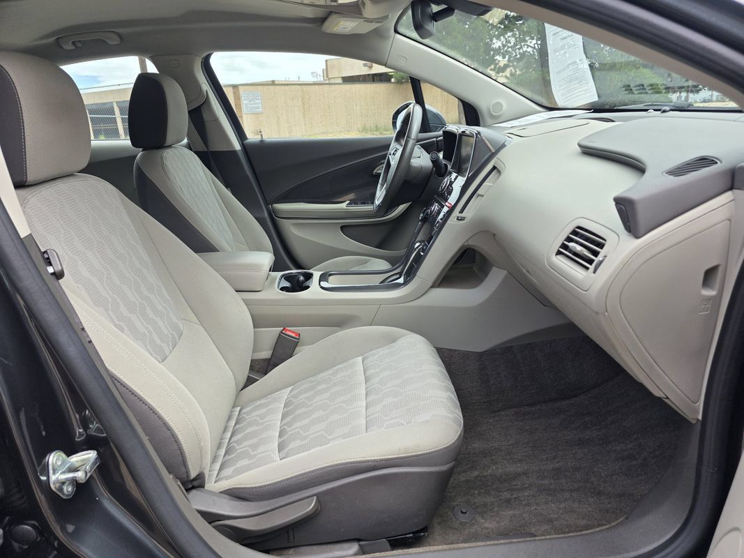 Used 2014 Chevrolet Volt w/ Enhanced Safety Package 1 FWD image 22