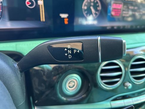 Used 2019 Mercedes-Benz S 560 Sedan w/ Premium Package image 8