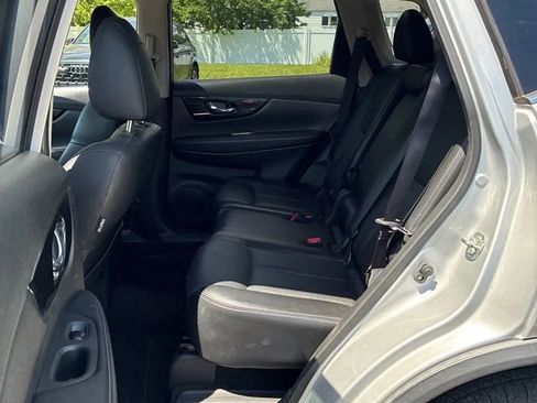 Used 2018 Nissan Rogue SL AWD/4WD image 18