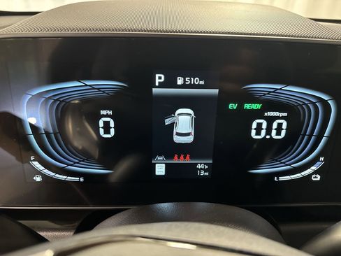Certified 2025 Kia Niro SX image 19