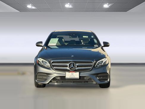 Used 2017 Mercedes-Benz E 300 4MATIC image 5