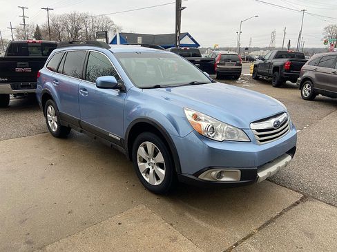 Used 2011 Subaru Outback 2.5i Limited w/ PWR Moonroof Pkg image 5