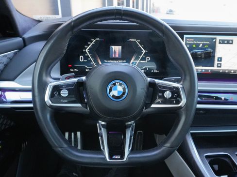 Certified 2023 BMW i7 xDrive60 w/ Executive Package 2 AWD/4WD image 18