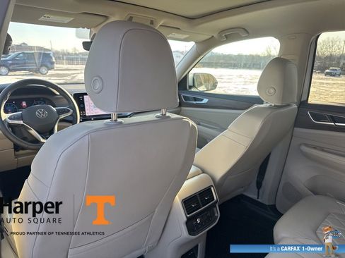 Used 2025 Volkswagen Atlas SEL Premium R-Line image 11