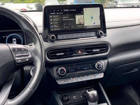 Used 2022 Hyundai Kona Limited FWD image 7