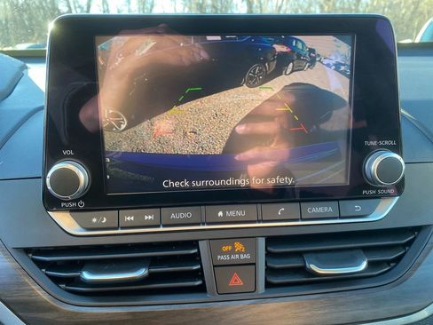 Used 2024 Nissan Altima 2.5 SV image 21