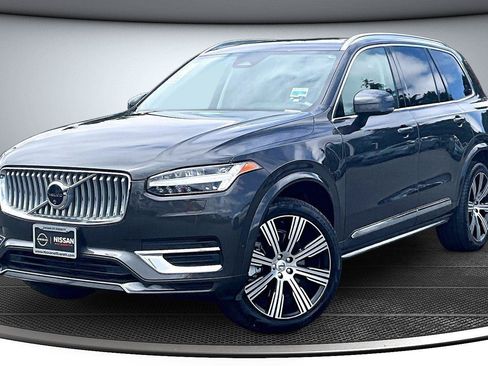 Used 2024 Volvo XC90 T8 Plus w/ Protection Package Premier AWD/4WD image 4