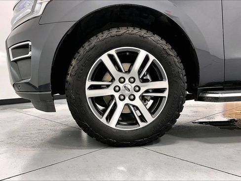 Used 2022 Ford Expedition Limited AWD/4WD image 7