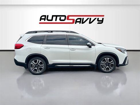 Used 2023 Subaru Ascent Touring image 8