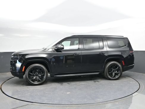 Used 2024 Jeep Wagoneer Series II AWD/4WD image 4