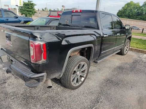 Used 2016 GMC Sierra 1500 Denali w/ Enhanced Driver Alert Package AWD/4WD image 17