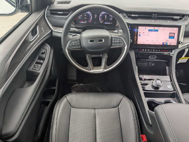 New 2026 Jeep Grand Cherokee Limited AWD/4WD image 18