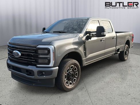 Used 2025 Ford F250 Platinum w/ FX4 Off-Road Package AWD/4WD image 2