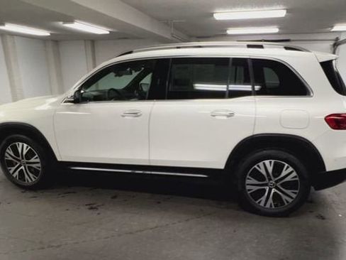 Used 2024 Mercedes-Benz GLB 250 4MATIC image 5