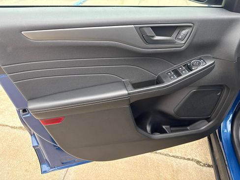 Used 2023 Ford Escape Active w/ Tech Pack #1 AWD/4WD image 7