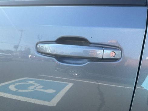 Used 2020 Chevrolet Silverado 1500 LT image 13