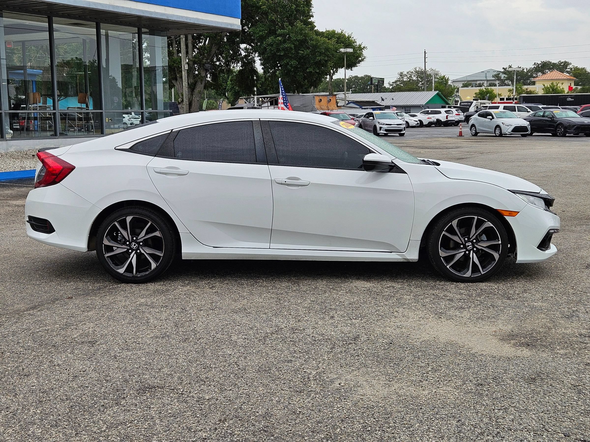 Used 2020 Honda Civic Sport image 9