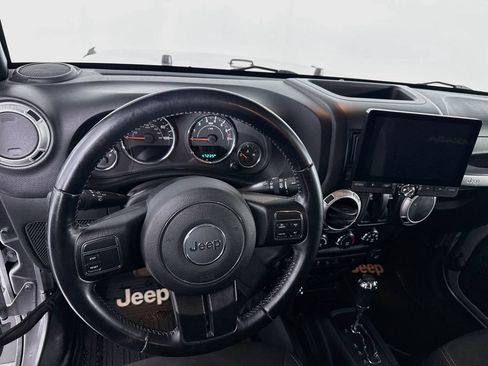 Used 2016 Jeep Wrangler Sahara AWD/4WD image 19