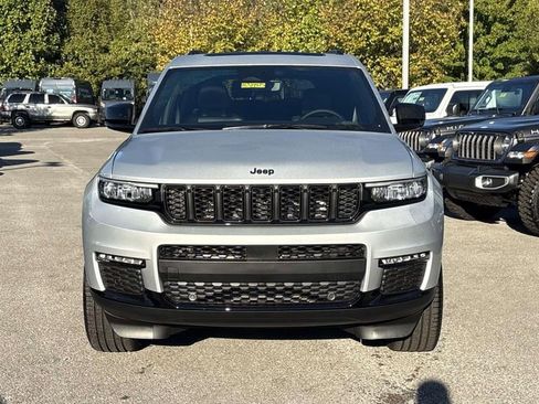 New 2025 Jeep Grand Cherokee L Limited w/ Luxury Tech Group II AWD/4WD image 2