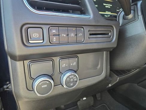 Used 2022 GMC Yukon SLE w/ Gmc Pro Safety Plus Package RWD image 15