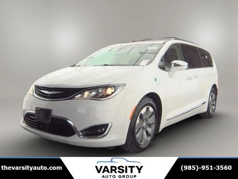 Used 2018 Chrysler Pacifica Limited w/ Advanced Safetytec Group FWD image 1