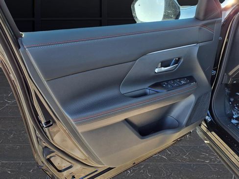 New 2026 Nissan Kicks SR w/ Cold Weather Package image 11