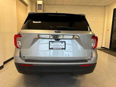 Used 2023 Ford Explorer XLT AWD/4WD image 42