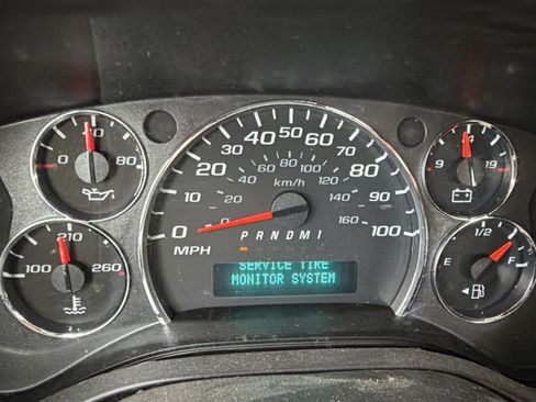 Used 2017 GMC Savana 2500 RWD image 6