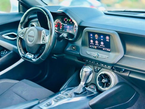 Used 2020 Chevrolet Camaro LT RWD image 15