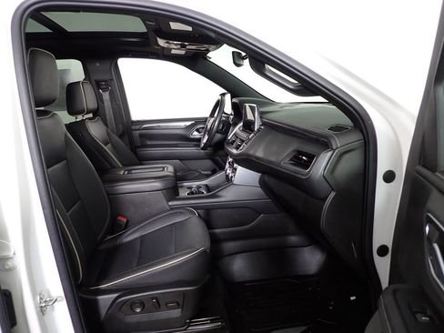 Used 2022 GMC Yukon SLT w/ SLT Premium Package AWD/4WD image 44