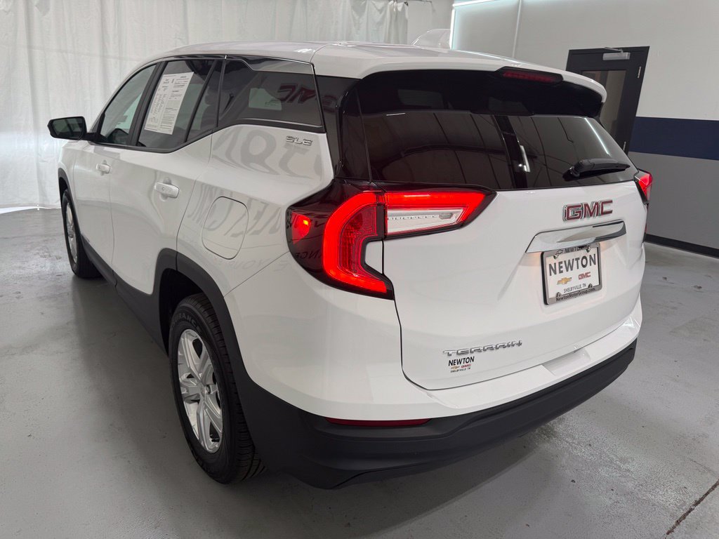 Used 2024 GMC Terrain SLE FWD image 34