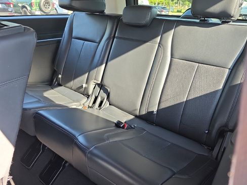 Used 2024 Ford Expedition Max XLT image 16