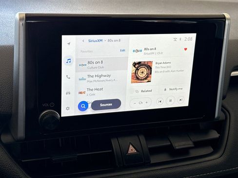 Used 2025 Toyota RAV4 XLE image 17