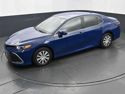 Used 2023 Toyota Camry LE image 28
