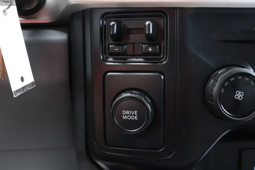 Used 2024 Ford F550 2WD Regular Cab Super Duty image 18