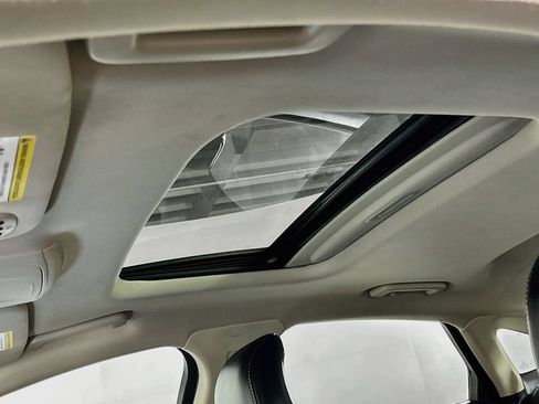 Used 2019 Ford Fusion Titanium FWD image 19