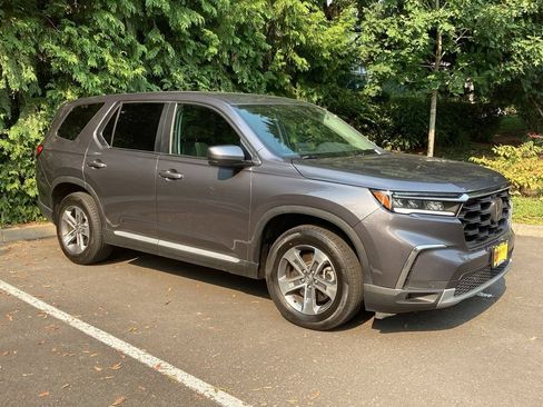 Used 2024 Honda Pilot EX-L image 6