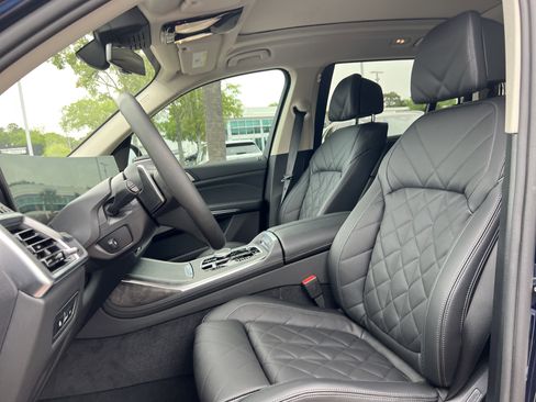 Used 2026 BMW X7 xDrive40i image 16