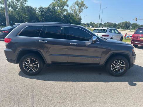 Used 2017 Jeep Grand Cherokee Limited w/ Luxury Group II AWD/4WD image 4
