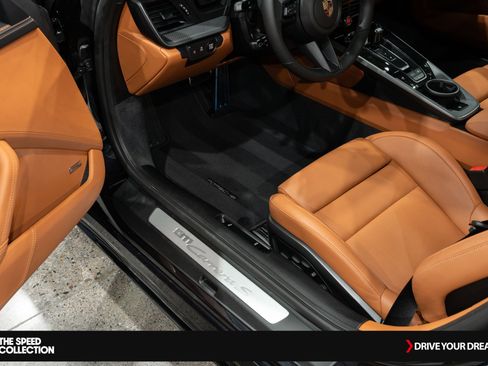 Used 2025 Porsche 911 Carrera S image 15